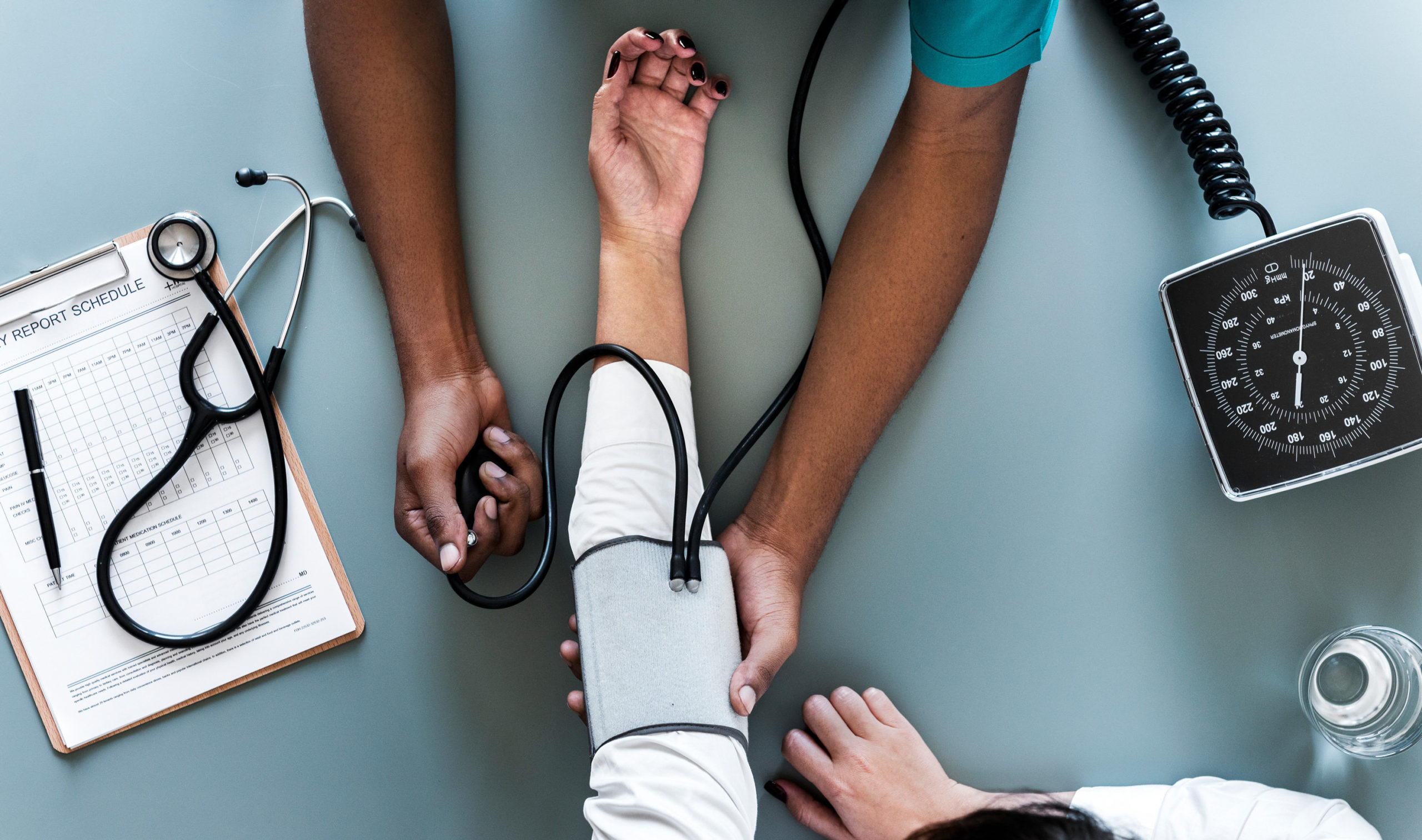 nurse-measuring-patient-blood-pressure_0